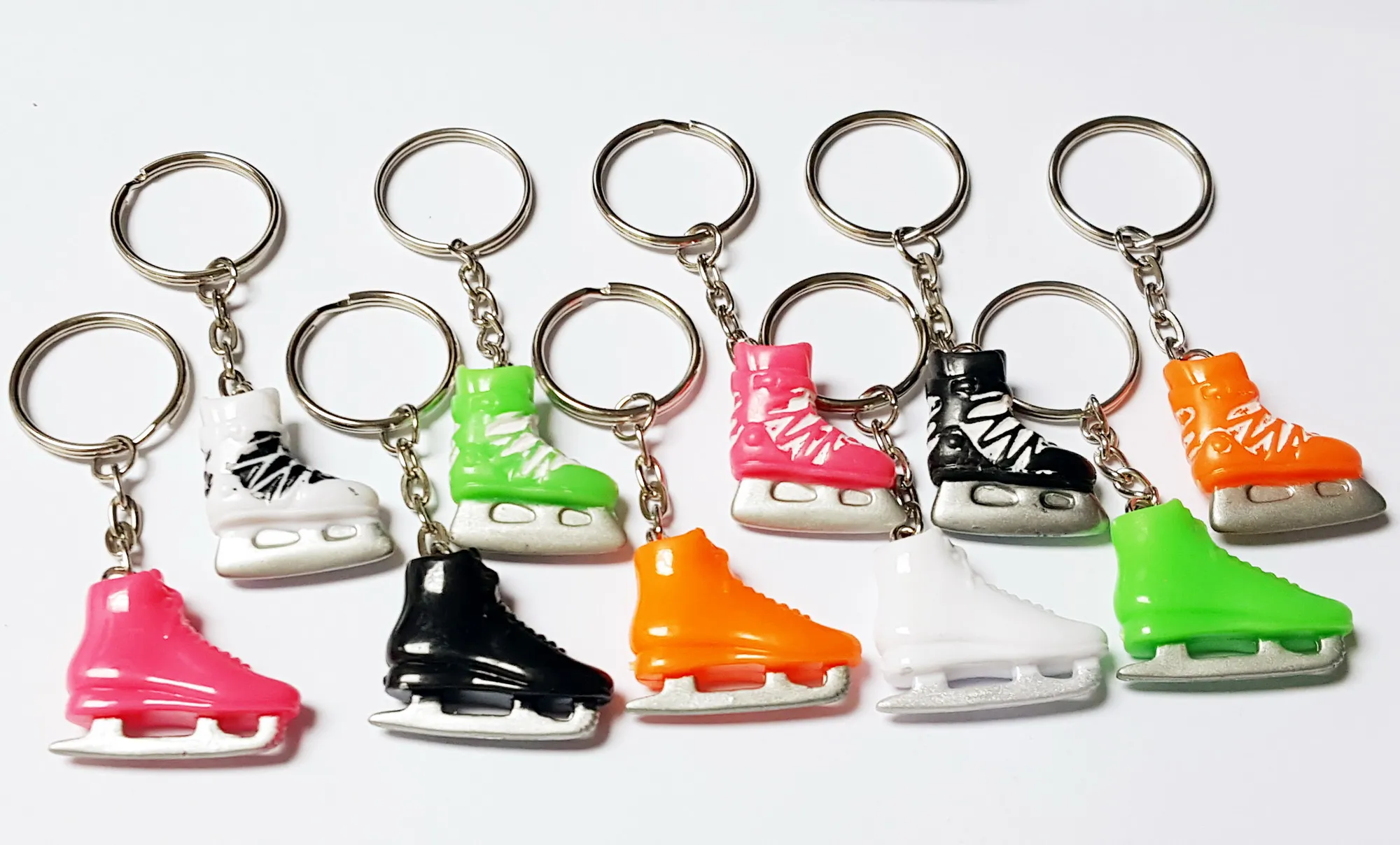 12PC Key Chain Ring Skate Shoe Roller Cake Decoration Fashion Favour Pinata School Bag Party Favors Gift Novelty Birthday Prize