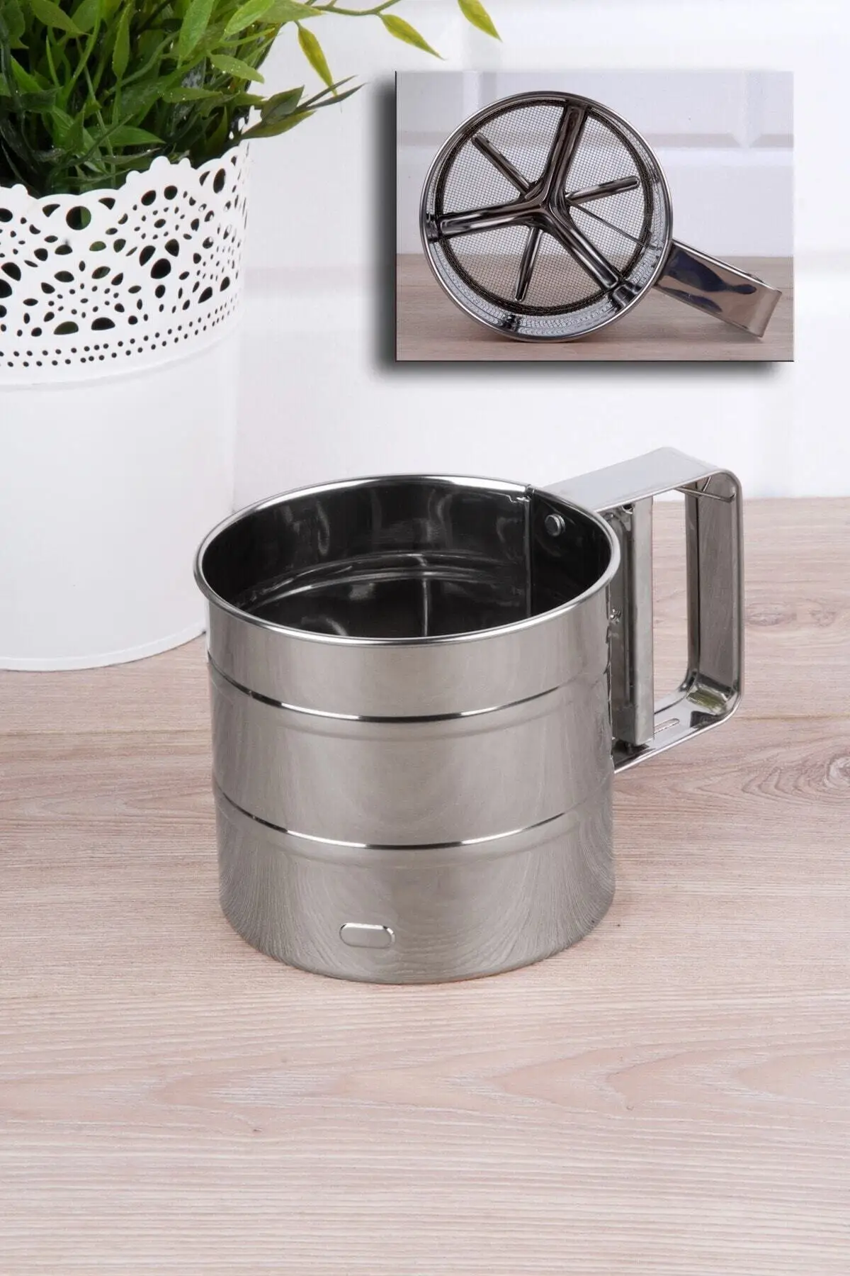 Stainless Steel Flour Sifter | Semi Automatic Fine Mesh Sieve Sugar Flour Sieve for Powdered Sugar Sift Flour Spread Toppings