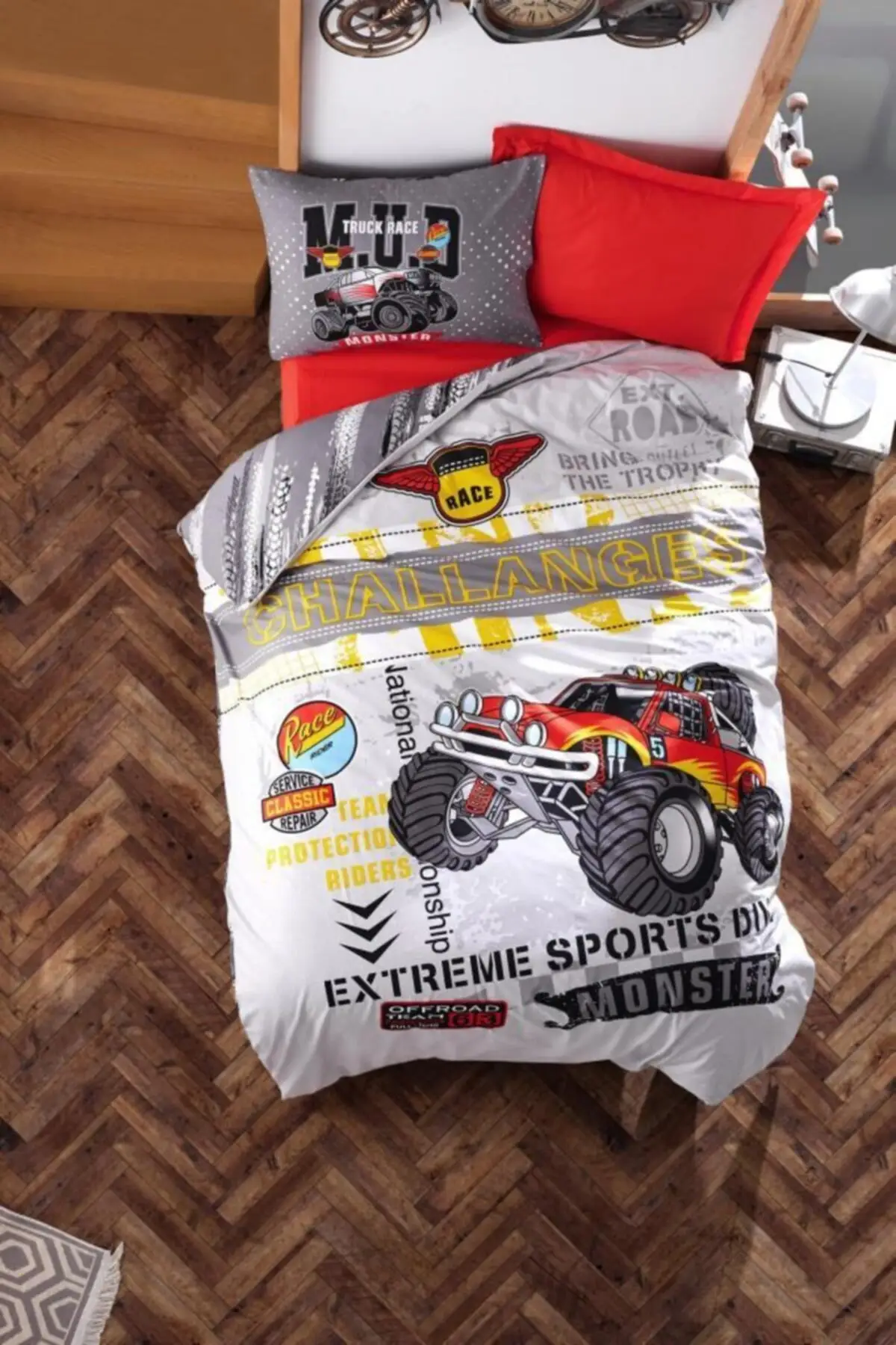 Monster-Red Junior One Personality Duvet cover set