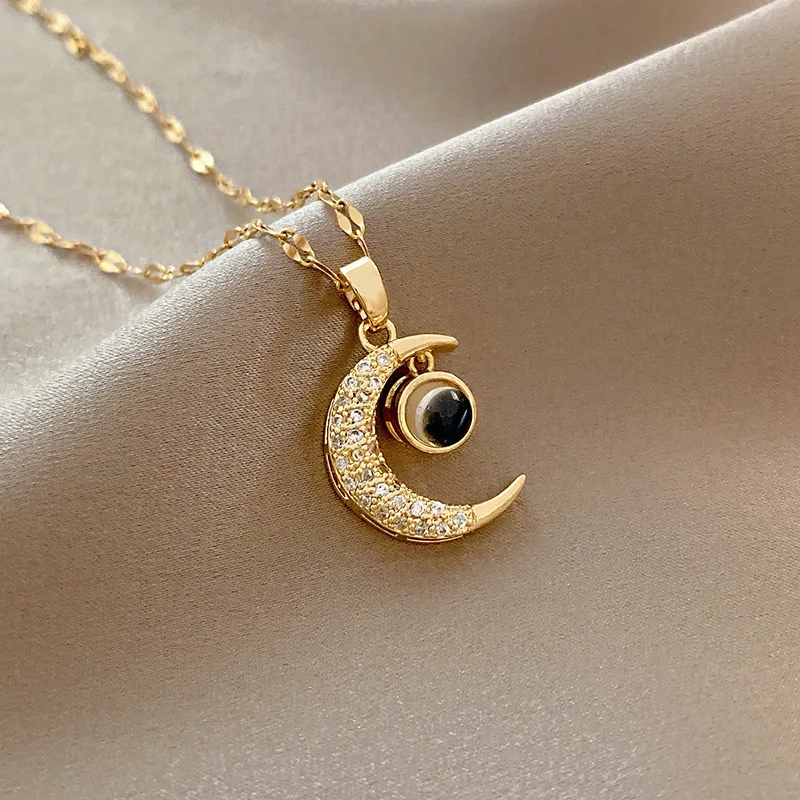 European and American ins style retro trend moon necklace girl personality moon clavicle pendant 100 languages I love you gift